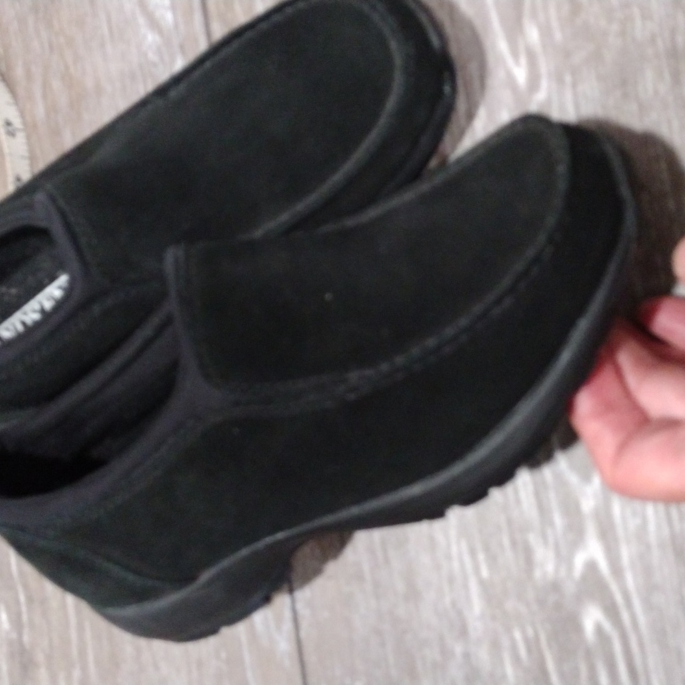 Lands End black suede loafers. Size 7B - Picture 3 of 11